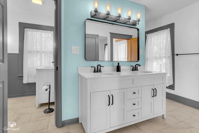 878 S Wildwood Avenue, Kankakee, IL 60901