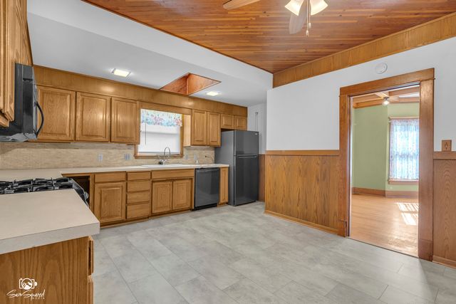 878 S Wildwood Avenue, Kankakee, IL 60901