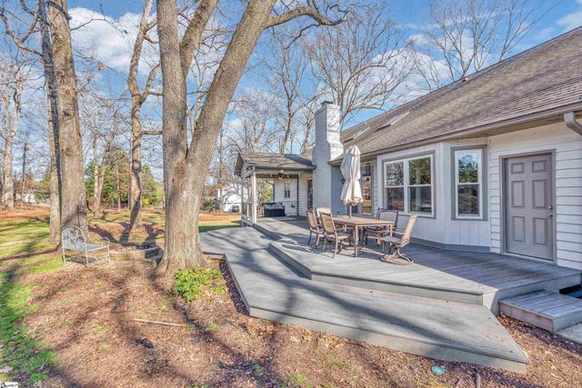 103 Oak Meadow Drive, Simpsonville, SC 29681