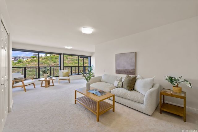 5335 Puahia Place, Honolulu, HI 96821