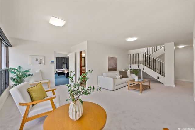 5335 Puahia Place, Honolulu, HI 96821