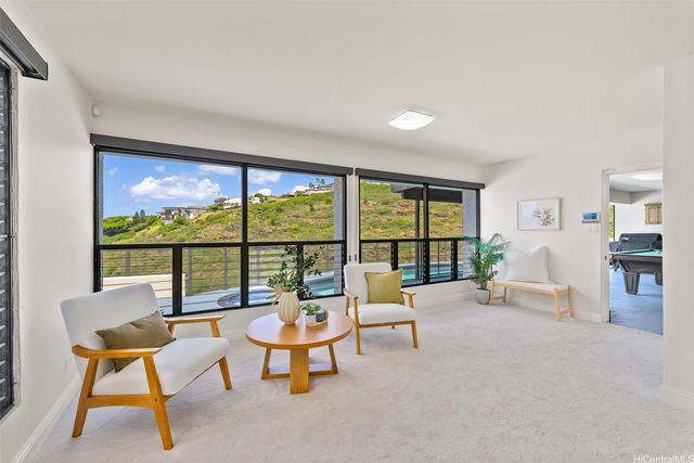 5335 Puahia Place, Honolulu, HI 96821