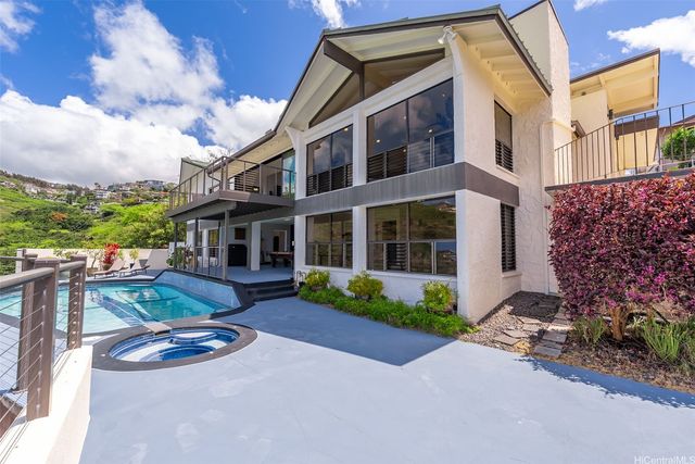 5335 Puahia Place, Honolulu, HI 96821