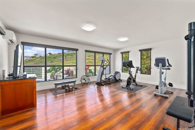 5335 Puahia Place, Honolulu, HI 96821