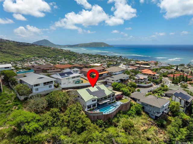 5335 Puahia Place, Honolulu, HI 96821
