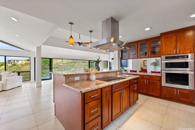 5335 Puahia Place, Honolulu, HI 96821