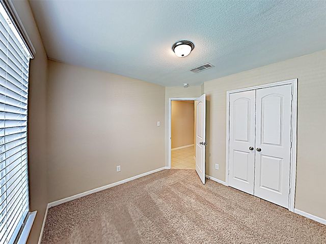 725 Totem Trail Drive, La Marque, TX 77568