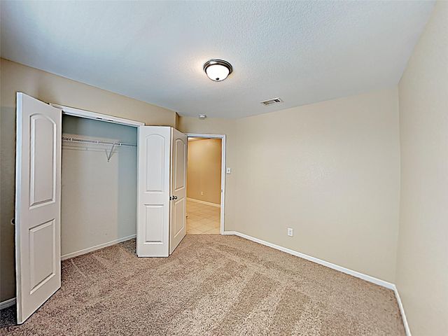 725 Totem Trail Drive, La Marque, TX 77568