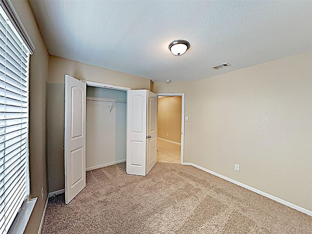 725 Totem Trail Drive, La Marque, TX 77568