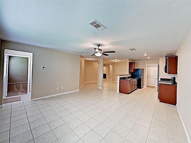 725 Totem Trail Drive, La Marque, TX 77568