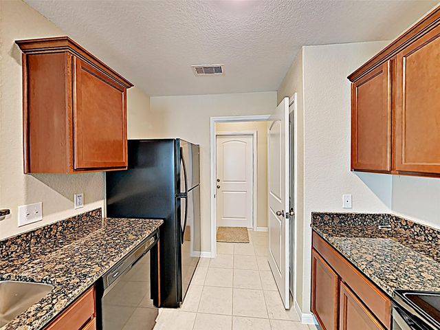 725 Totem Trail Drive, La Marque, TX 77568