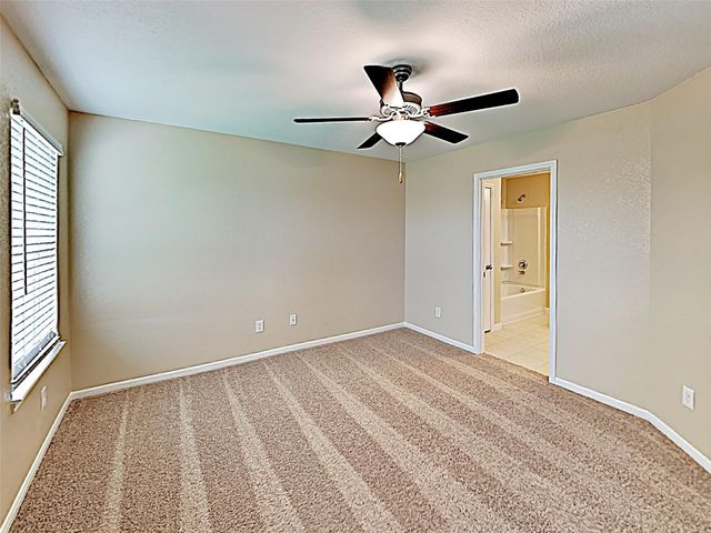 725 Totem Trail Drive, La Marque, TX 77568