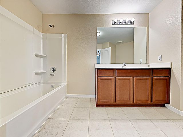 725 Totem Trail Drive, La Marque, TX 77568