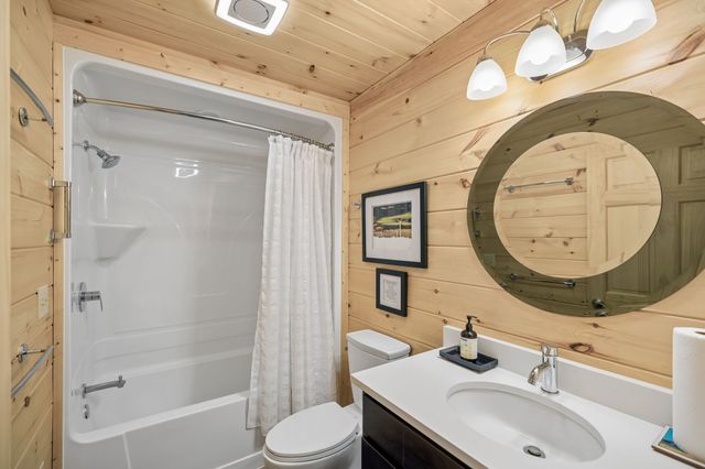 175 Bullet Mountain Dr, Tellico Plains, TN 37385