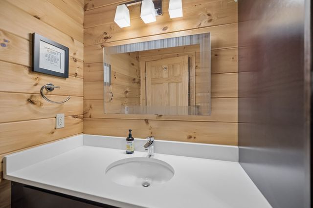 175 Bullet Mountain Dr, Tellico Plains, TN 37385