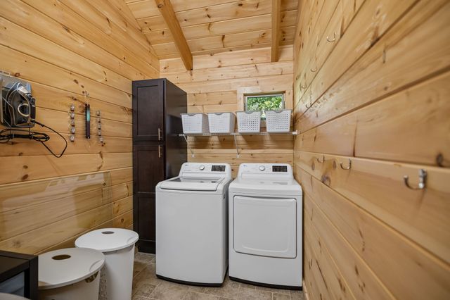 175 Bullet Mountain Dr, Tellico Plains, TN 37385