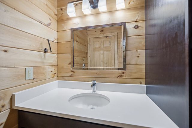 175 Bullet Mountain Dr, Tellico Plains, TN 37385