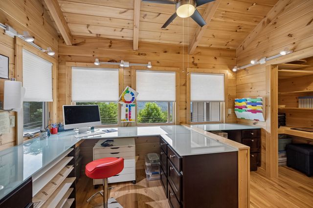 175 Bullet Mountain Dr, Tellico Plains, TN 37385