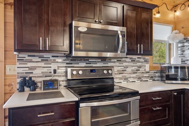 175 Bullet Mountain Dr, Tellico Plains, TN 37385