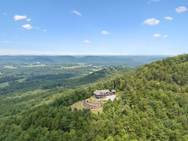 175 Bullet Mountain Dr, Tellico Plains, TN 37385