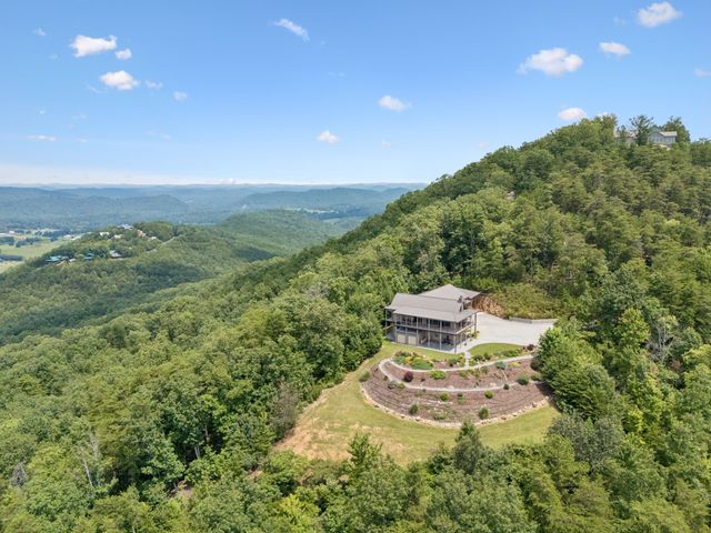 175 Bullet Mountain Dr, Tellico Plains, TN 37385