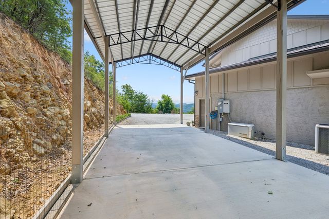 175 Bullet Mountain Dr, Tellico Plains, TN 37385