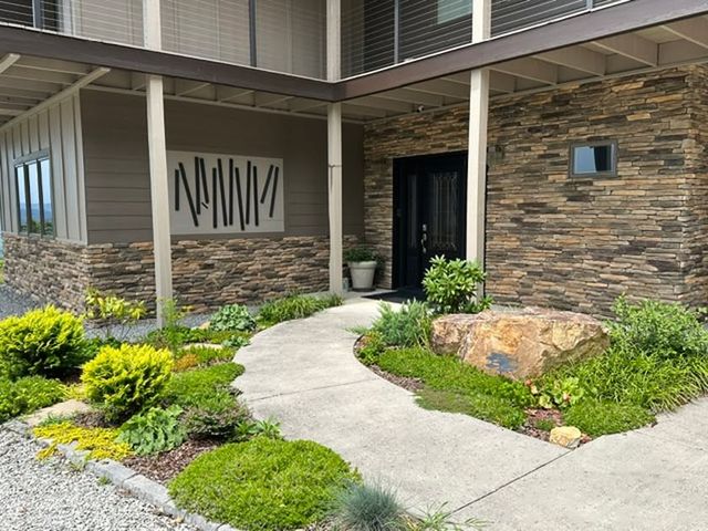 175 Bullet Mountain Dr, Tellico Plains, TN 37385