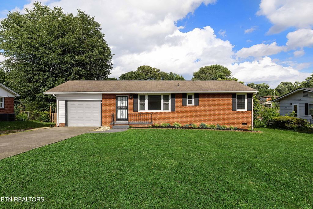 3112 Cherrywood Rd, Knoxville, TN 37921