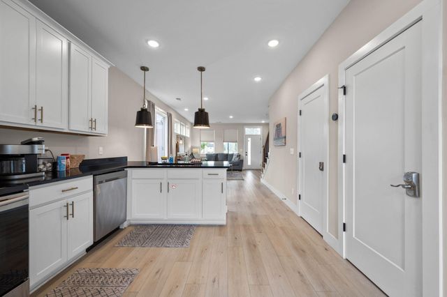 1325 Central Avenue, Chattanooga, TN 37408