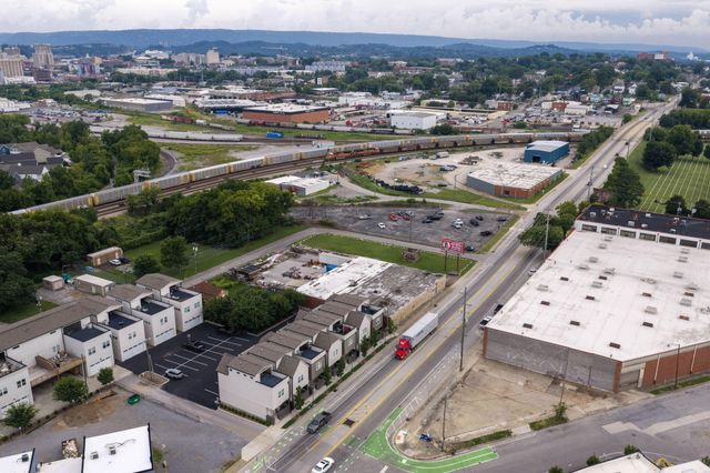 1325 Central Avenue, Chattanooga, TN 37408