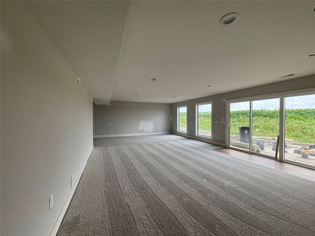 4705 177th Street, Urbandale, IA 50323