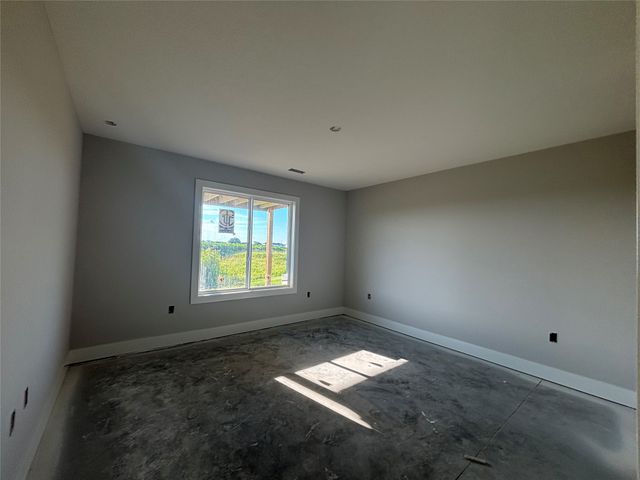 4705 177th Street, Urbandale, IA 50323