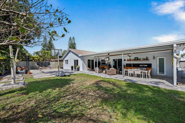 1591 Wyndcliff Drive, Wellington, FL 33414