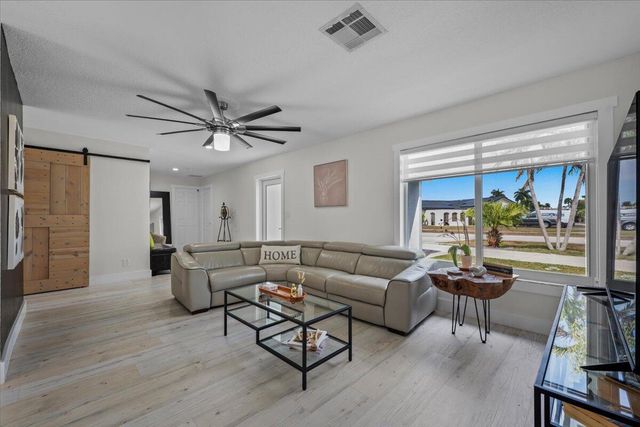 1591 Wyndcliff Drive, Wellington, FL 33414