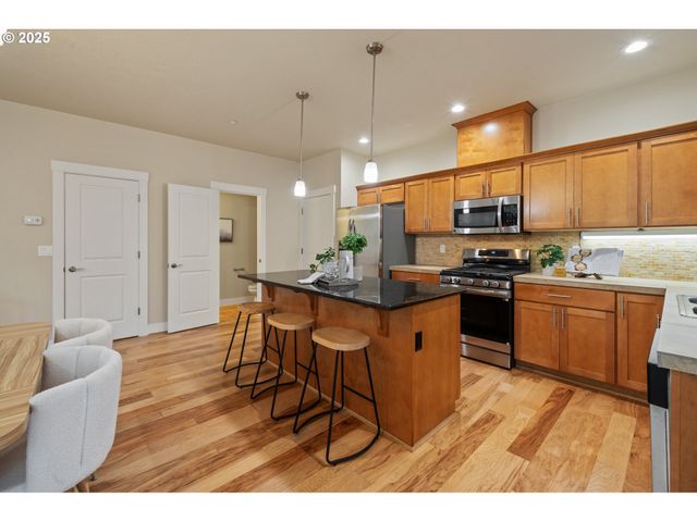 12150 Sw LAUSANNE St, Wilsonville, OR 97070