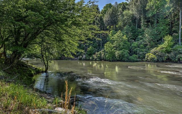 343 Muller Lane, Ellijay, GA 30540