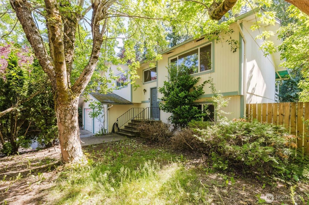 7300 Trica Avenue NE, Bremerton, WA 98311