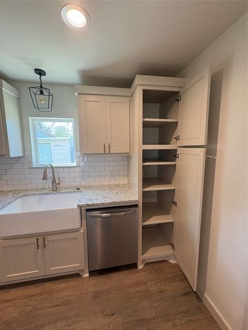 1047 Davis Street N, Sulphur Springs, TX 75482