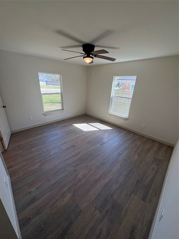 1047 Davis Street N, Sulphur Springs, TX 75482