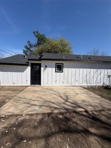 1047 Davis Street N, Sulphur Springs, TX 75482