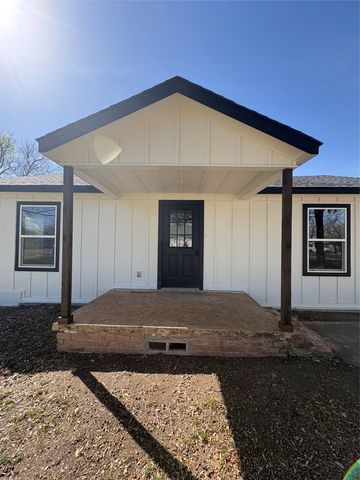 1047 Davis Street N, Sulphur Springs, TX 75482