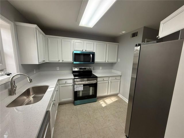 110 Summer Pl, Norcross, GA 30071