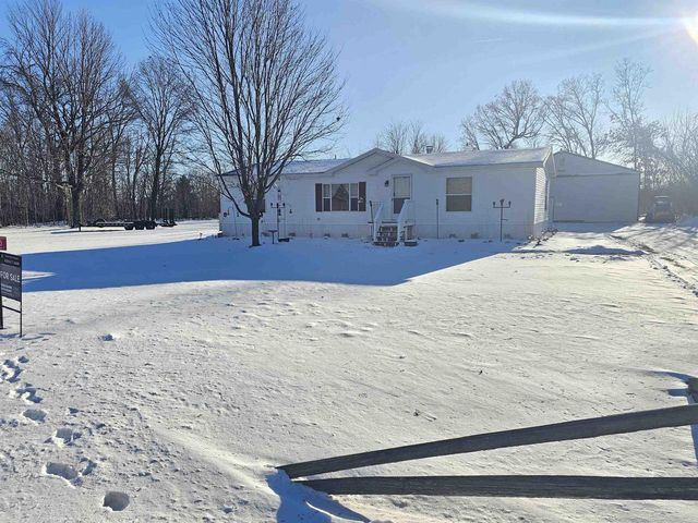 523 County Rd A Road, Oxford, WI 53952