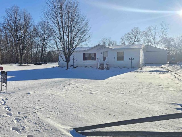 523 County Rd A Road, Oxford, WI 53952
