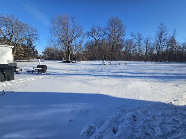 523 County Rd A Road, Oxford, WI 53952