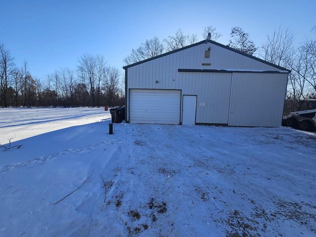 523 County Rd A Road, Oxford, WI 53952