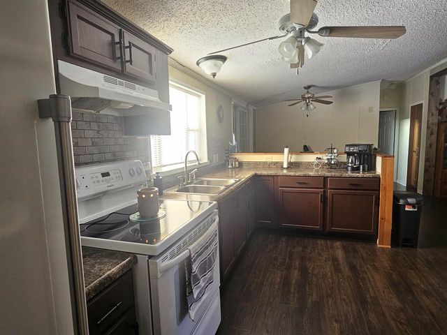 523 County Rd A Road, Oxford, WI 53952