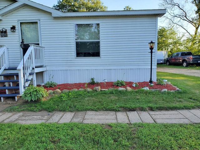 523 County Rd A Road, Oxford, WI 53952