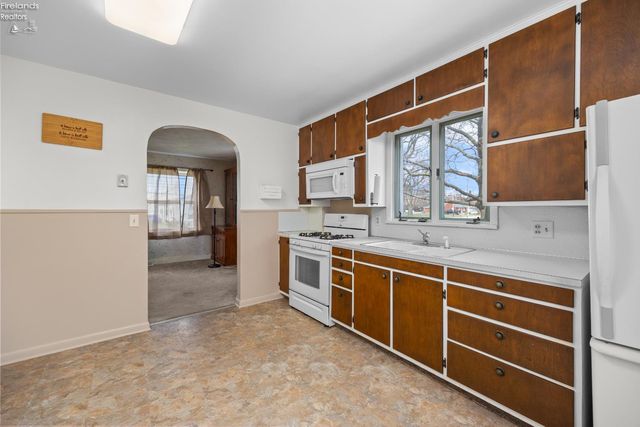 N 1009 5th Street, Fremont, OH 43420