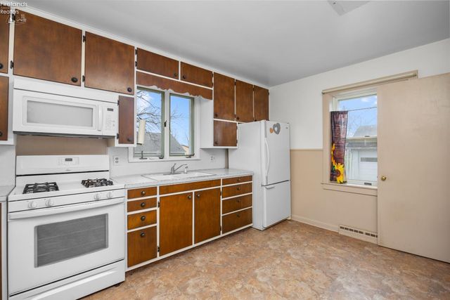 N 1009 5th Street, Fremont, OH 43420